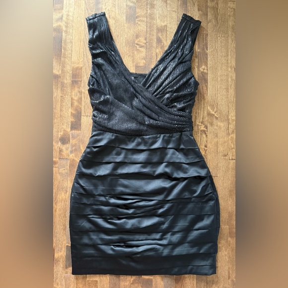 Express Black Sequin Bodice Pleated Satin Skirt Dress - Size 6 - Picture 1 of 5